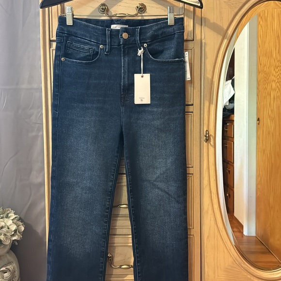 Good American Good Classic Slim Jeans - Picture 9 of 16
